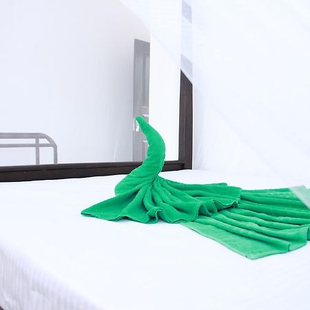 Mirissa White Plaza Hotell Exteriör bild